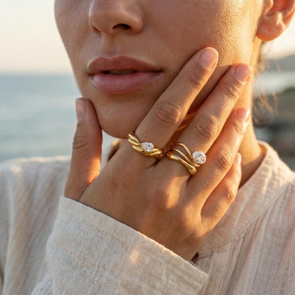 Gilded Wave Zircon Ring
