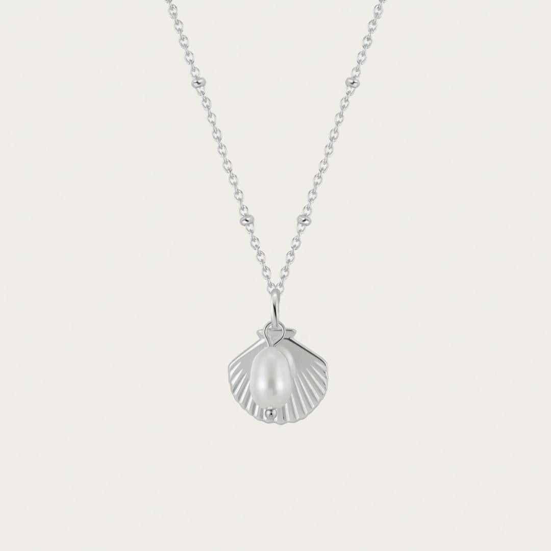 Shell Pearl Pendant Necklace