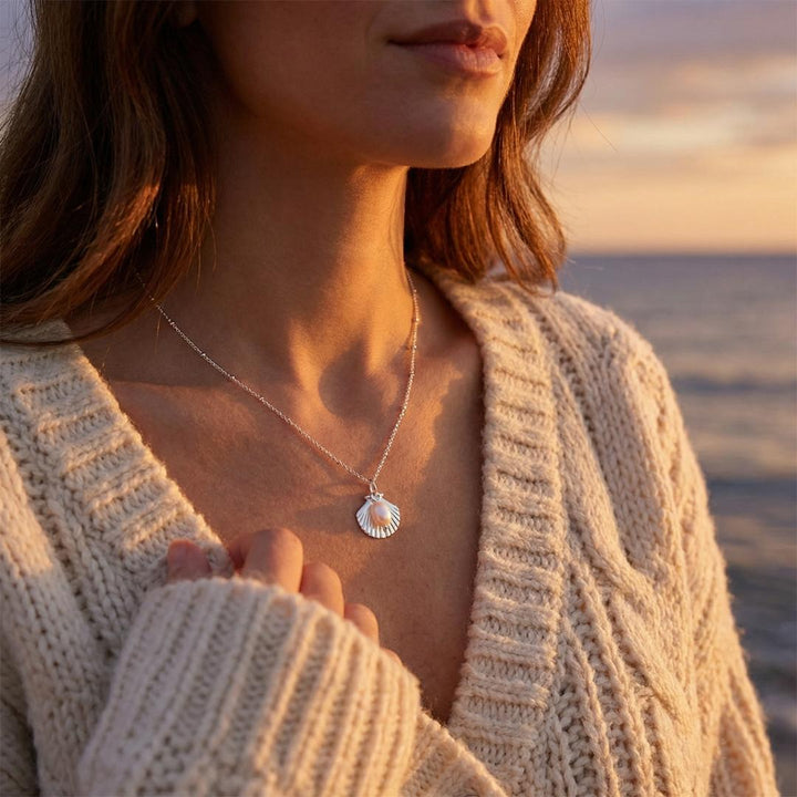 Shell Pearl Pendant Necklace