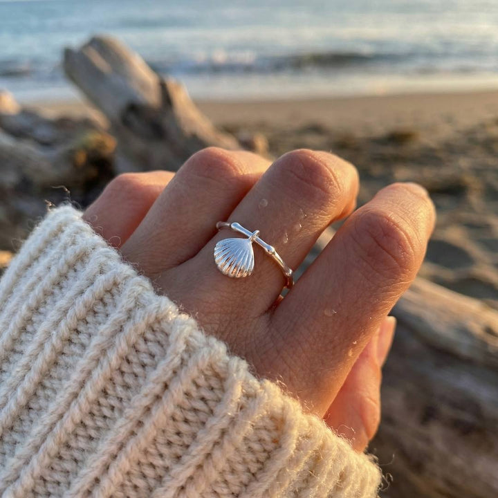 Dangling Shell Ring