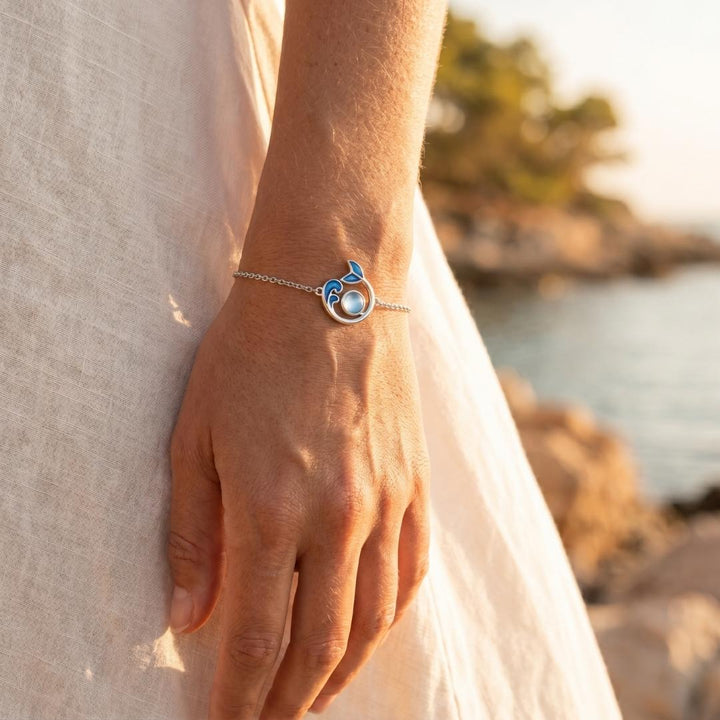 Silver Tide Wave Moon Necklace