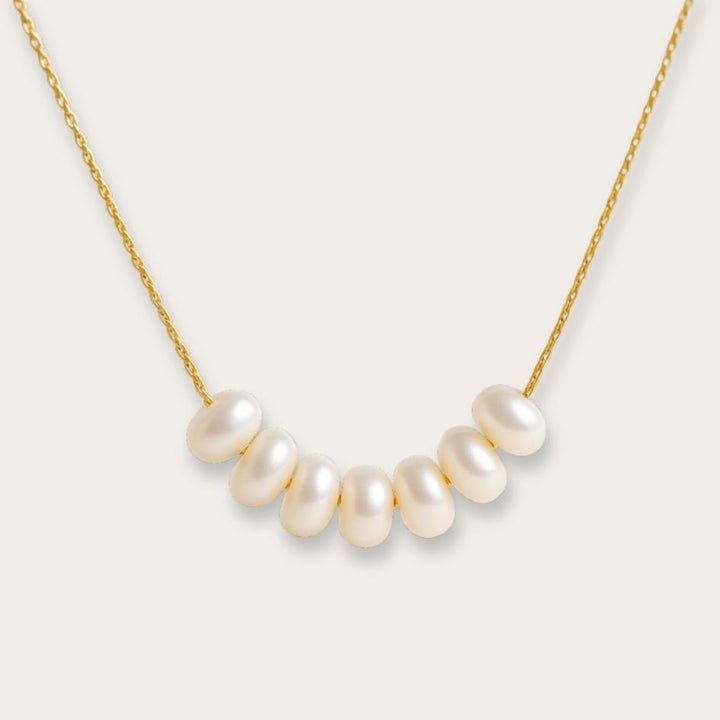 Lustrous Pearl Necklace